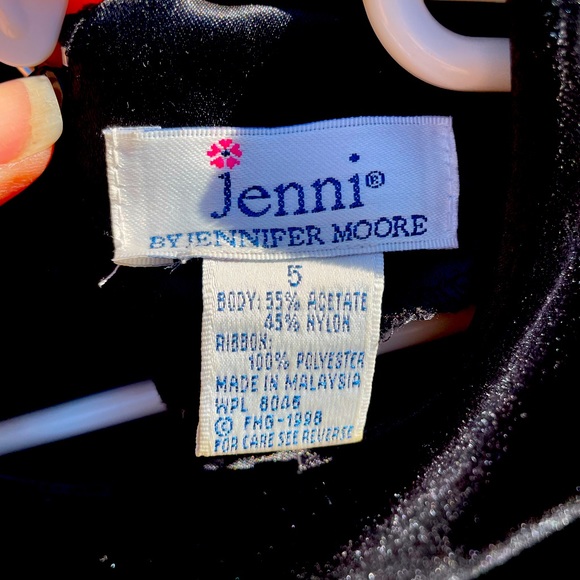 Black velvet, with red roses design, Dress, Size 5 - Picture 3 of 3